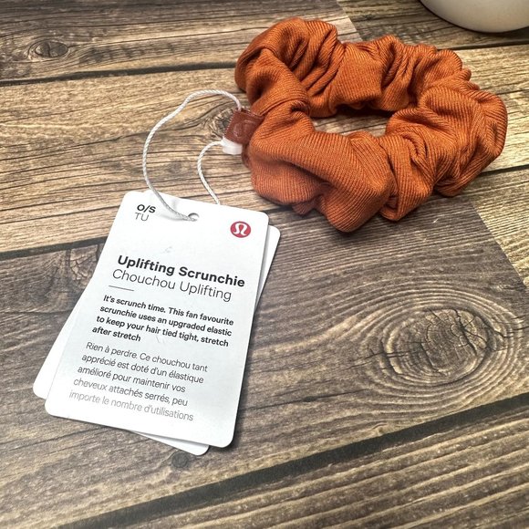 Lululemon Uplifting Scrunchie NWT ONE SIZE (BUOJ) - Picture 7 of 9